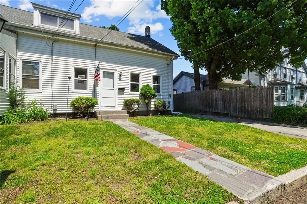 215 217 Knight Street Warwick RI 02886