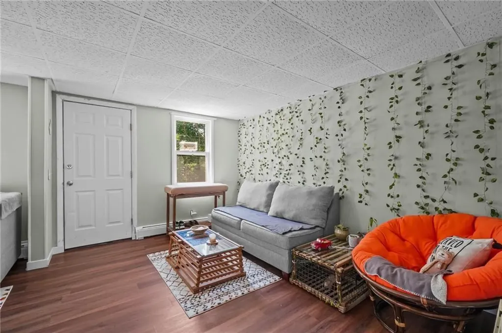 215 217 Knight Street Warwick RI 02886
