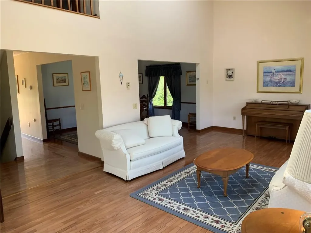 42 Carver Lane Narragansett RI 02882