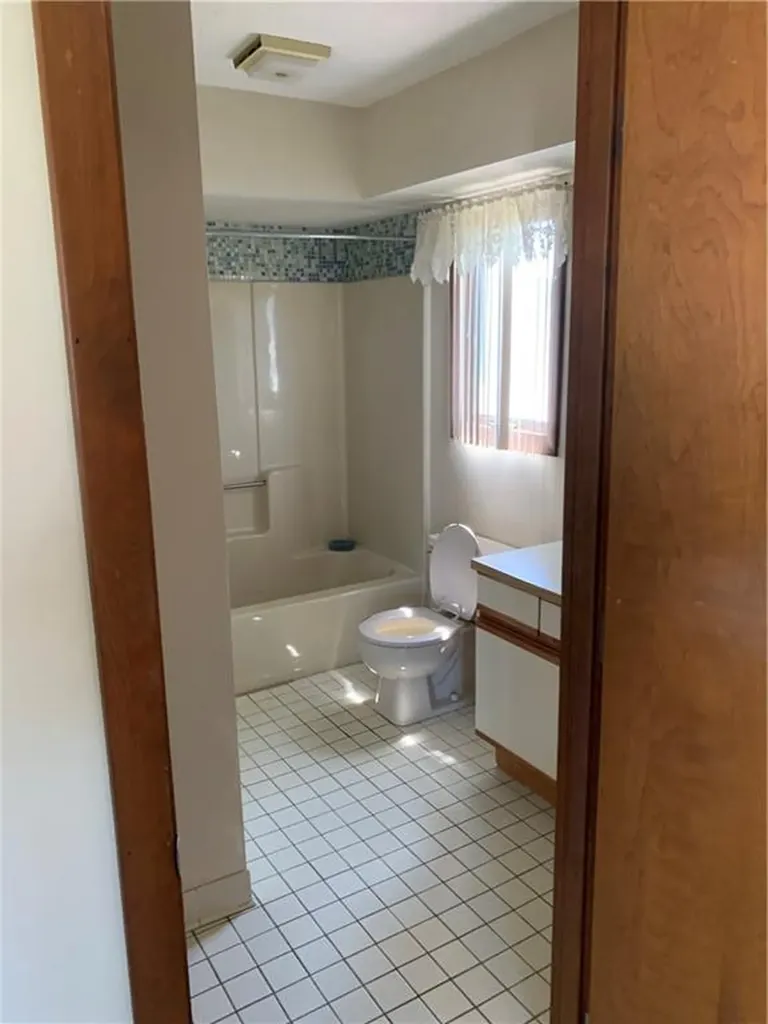 42 Carver Lane Narragansett RI 02882
