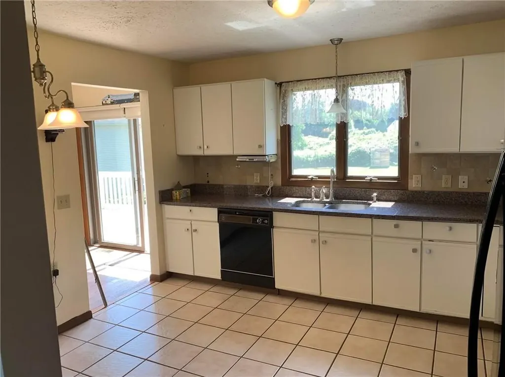42 Carver Lane Narragansett RI 02882