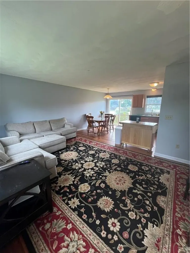 28 Cameron Court Warwick RI 02886