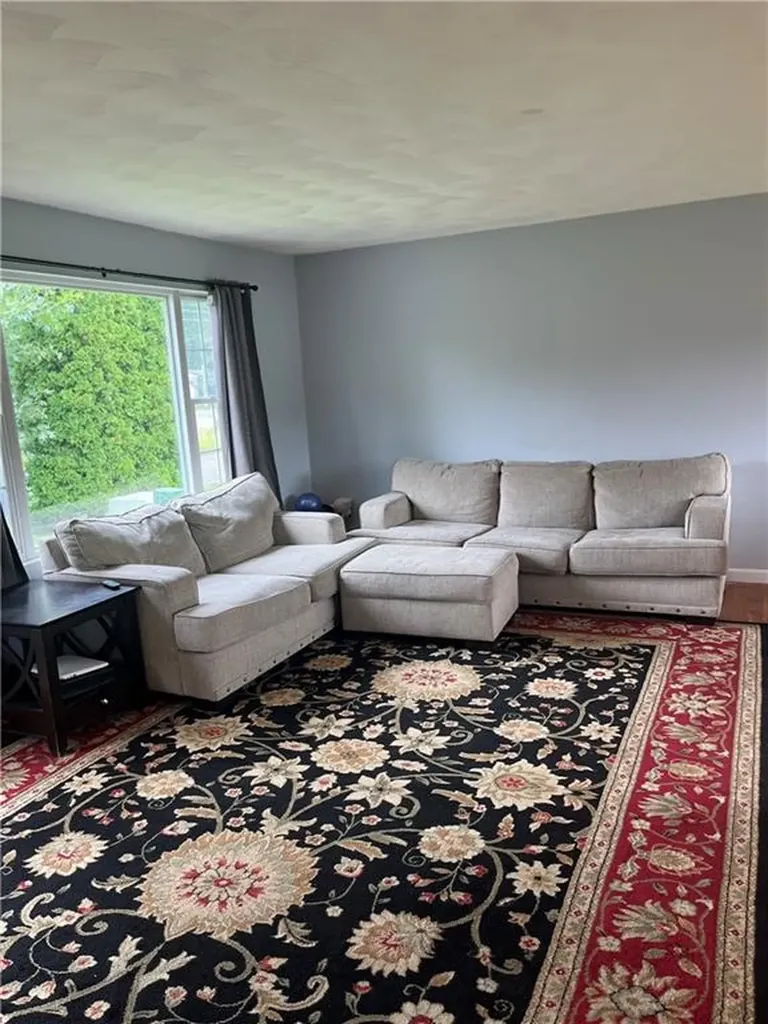 28 Cameron Court Warwick RI 02886