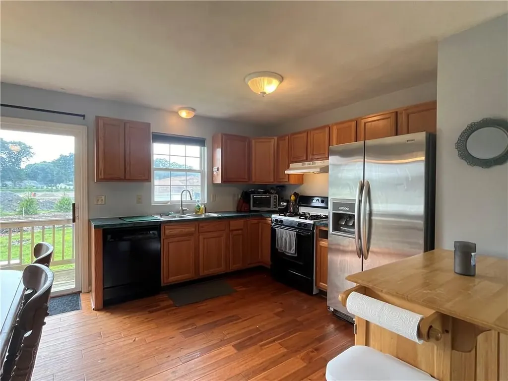 28 Cameron Court Warwick RI 02886