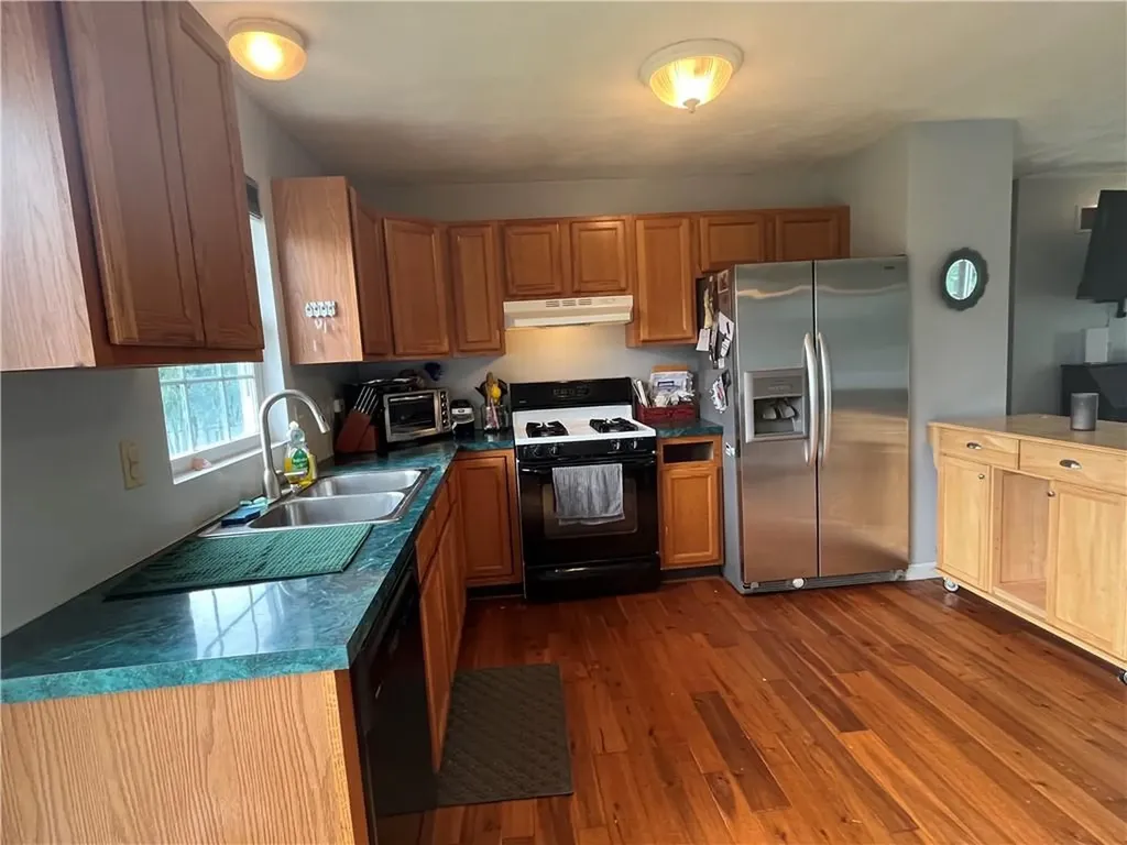 28 Cameron Court Warwick RI 02886