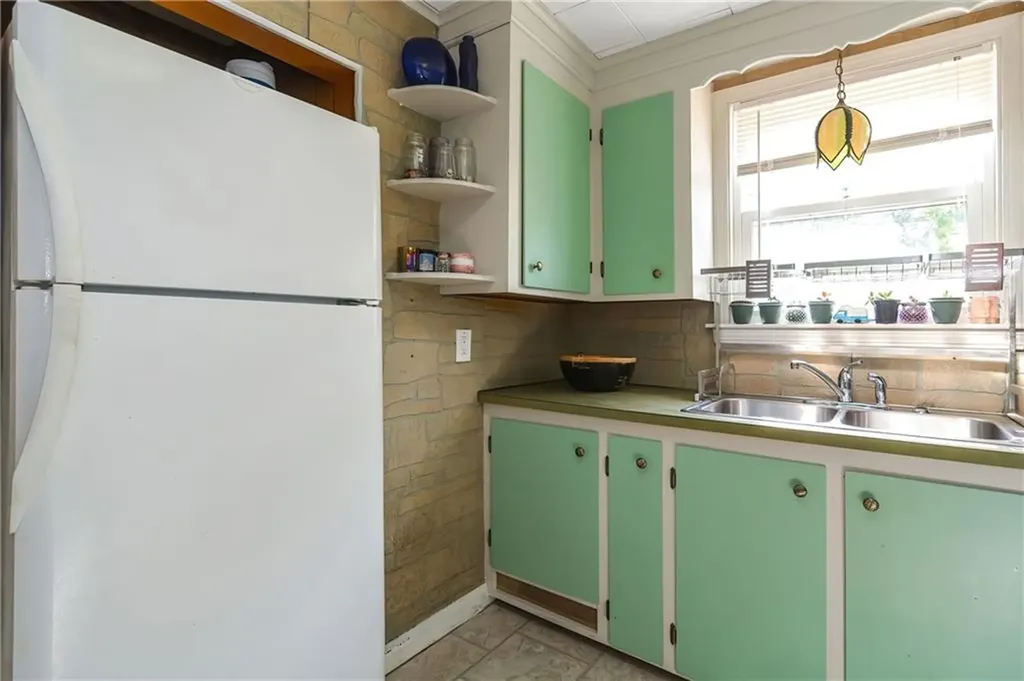 8 Doris Street Coventry RI 02816