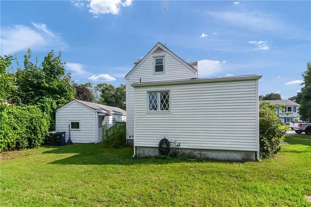 8 Doris Street Coventry RI 02816