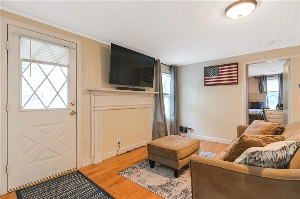 8 Doris Street Coventry RI 02816