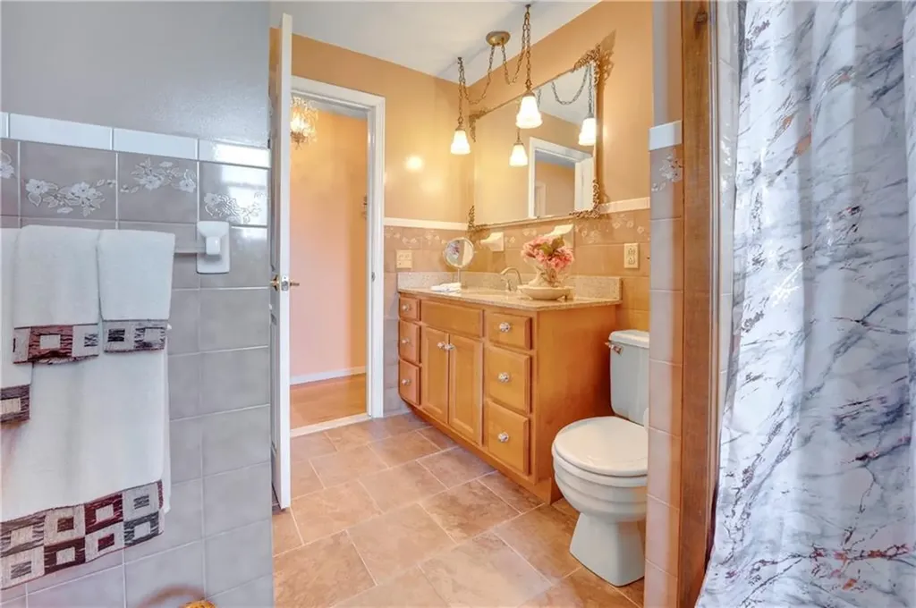 89 Vineyard Avenue Cumberland RI 02864
