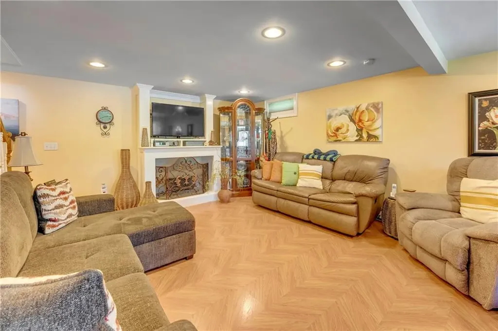 89 Vineyard Avenue Cumberland RI 02864
