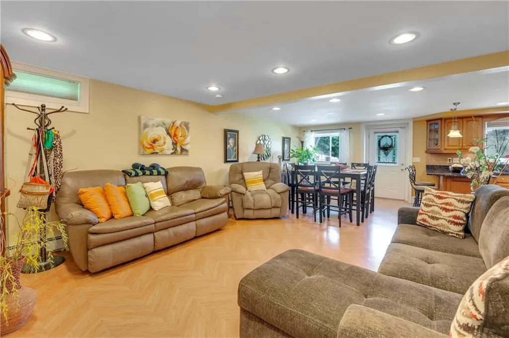 89 Vineyard Avenue Cumberland RI 02864