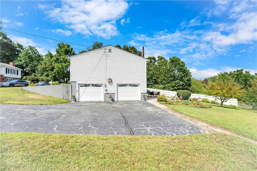 89 Vineyard Avenue Cumberland RI 02864