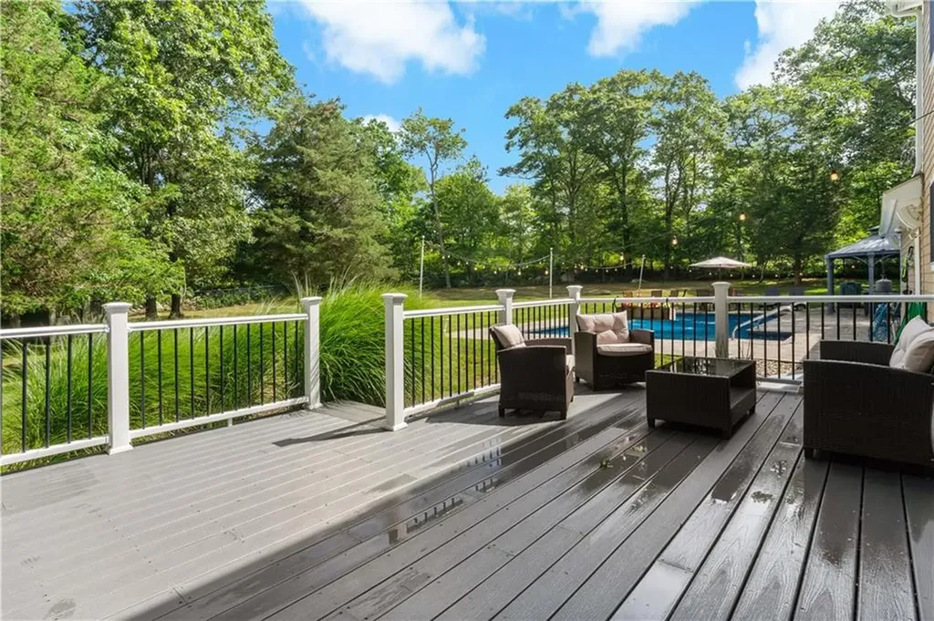 20 North Christopher Avenue Tiverton RI 02878