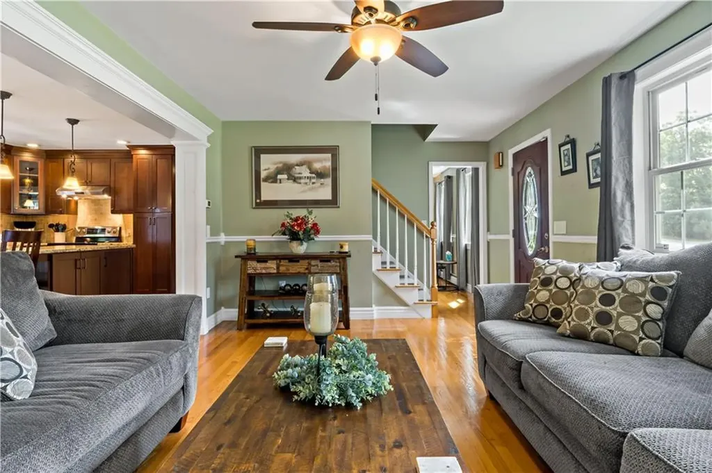 20 North Christopher Avenue Tiverton RI 02878