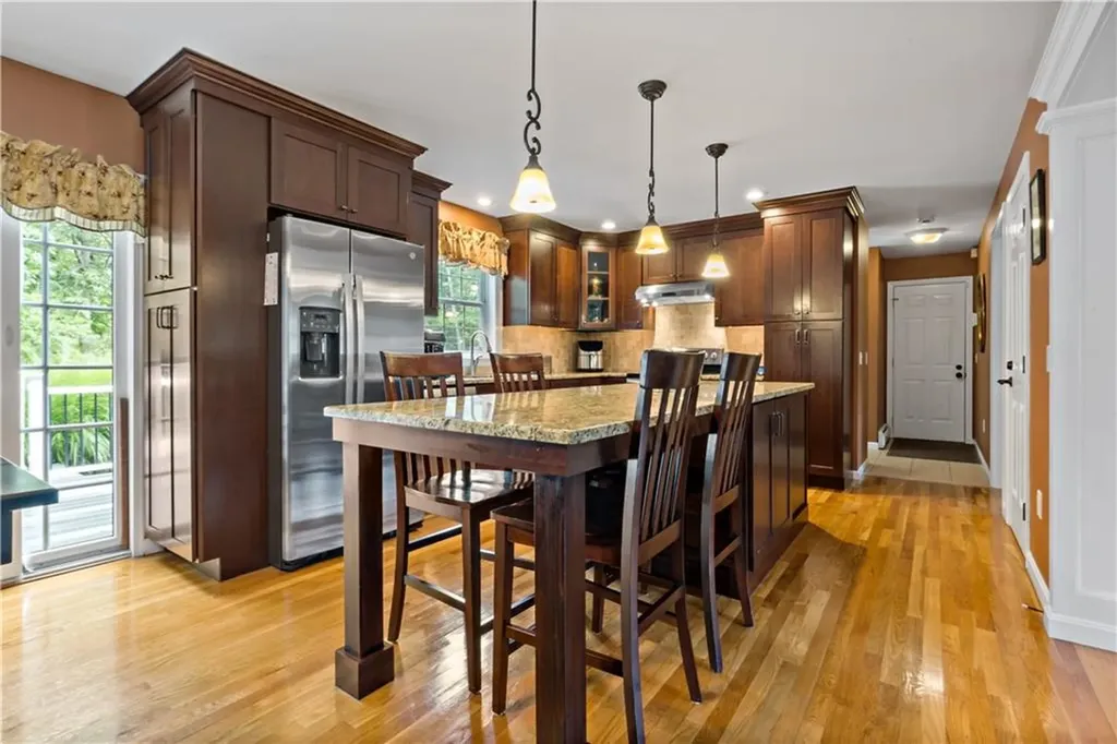 20 North Christopher Avenue Tiverton RI 02878