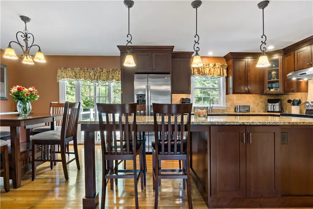 20 North Christopher Avenue Tiverton RI 02878