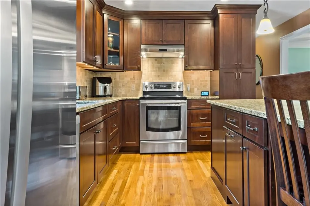 20 North Christopher Avenue Tiverton RI 02878
