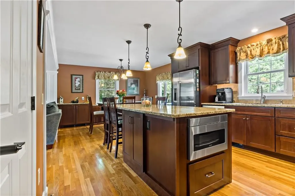 20 North Christopher Avenue Tiverton RI 02878