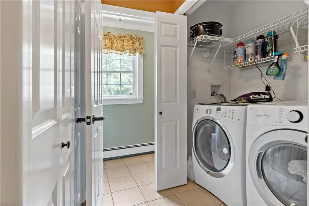 20 North Christopher Avenue Tiverton RI 02878