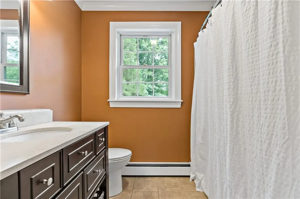 20 North Christopher Avenue Tiverton RI 02878
