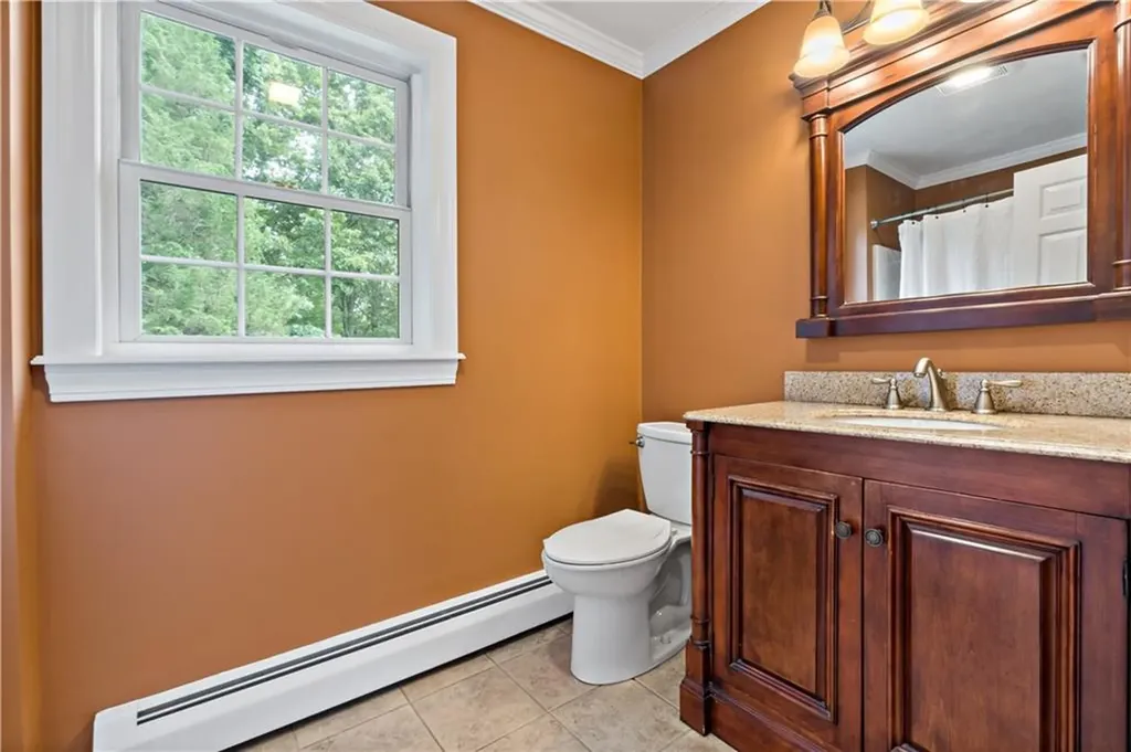 20 North Christopher Avenue Tiverton RI 02878