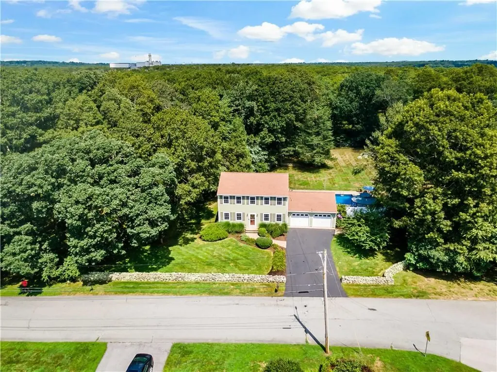 20 North Christopher Avenue Tiverton RI 02878