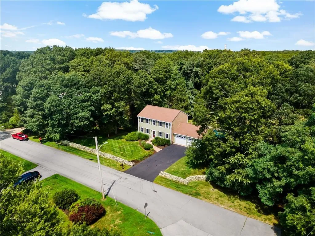 20 North Christopher Avenue Tiverton RI 02878