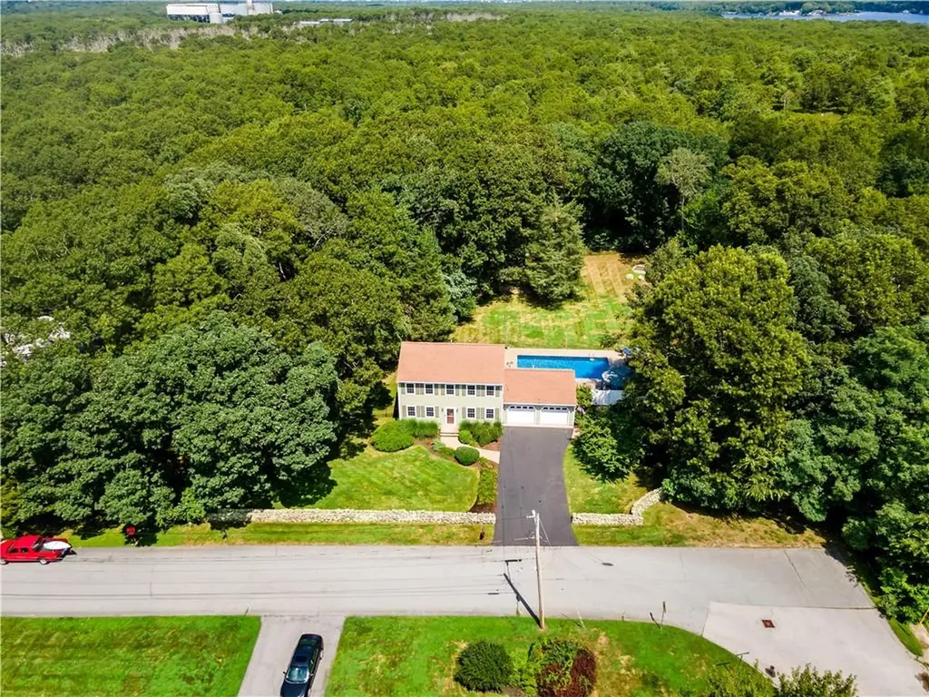 20 North Christopher Avenue Tiverton RI 02878