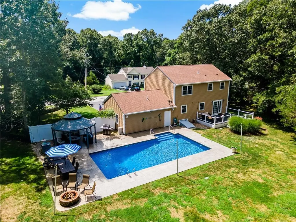 20 North Christopher Avenue Tiverton RI 02878