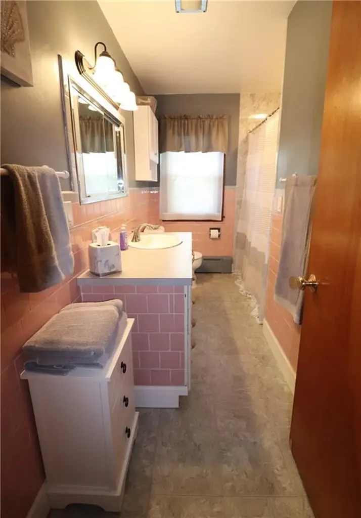 47 Arbor Terrace Tiverton RI 02878