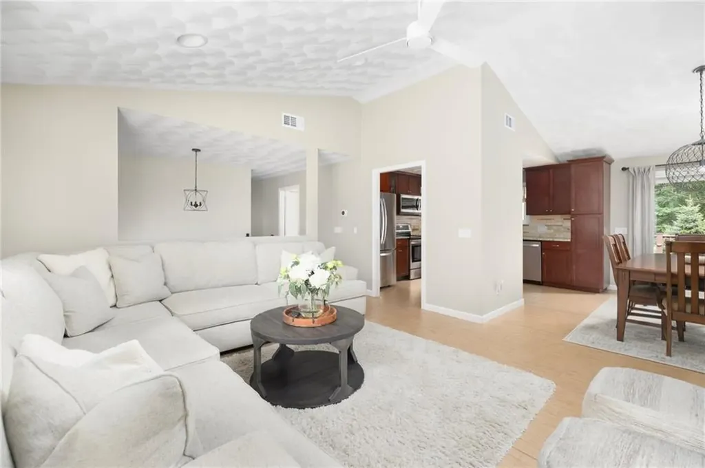 124 Swan Road Smithfield RI 02917