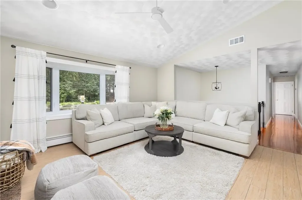 124 Swan Road Smithfield RI 02917