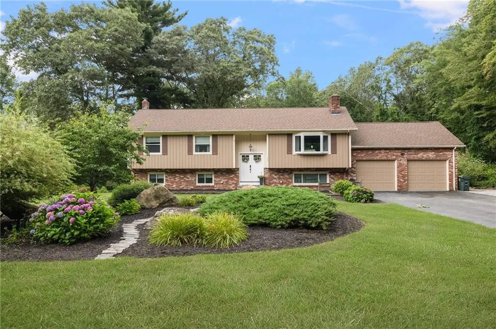124 Swan Road Smithfield RI 02917
