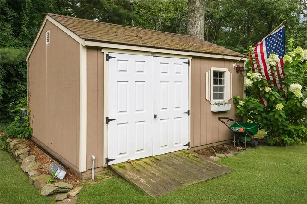 124 Swan Road Smithfield RI 02917