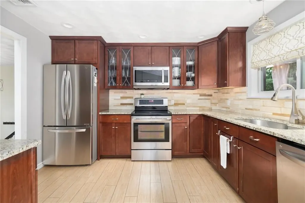 124 Swan Road Smithfield RI 02917