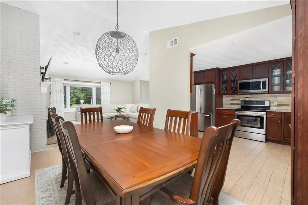 124 Swan Road Smithfield RI 02917