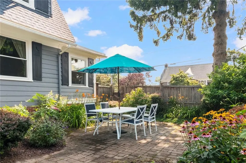357 Rochambeau Avenue Providence RI 02906