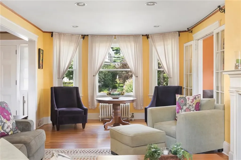 357 Rochambeau Avenue Providence RI 02906