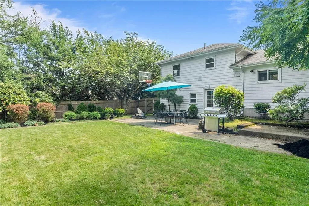 11 Everett Road Cranston RI 02920