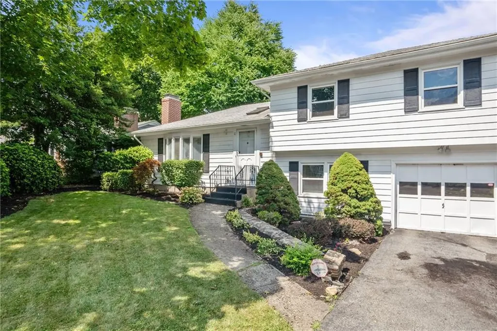 11 Everett Road Cranston RI 02920