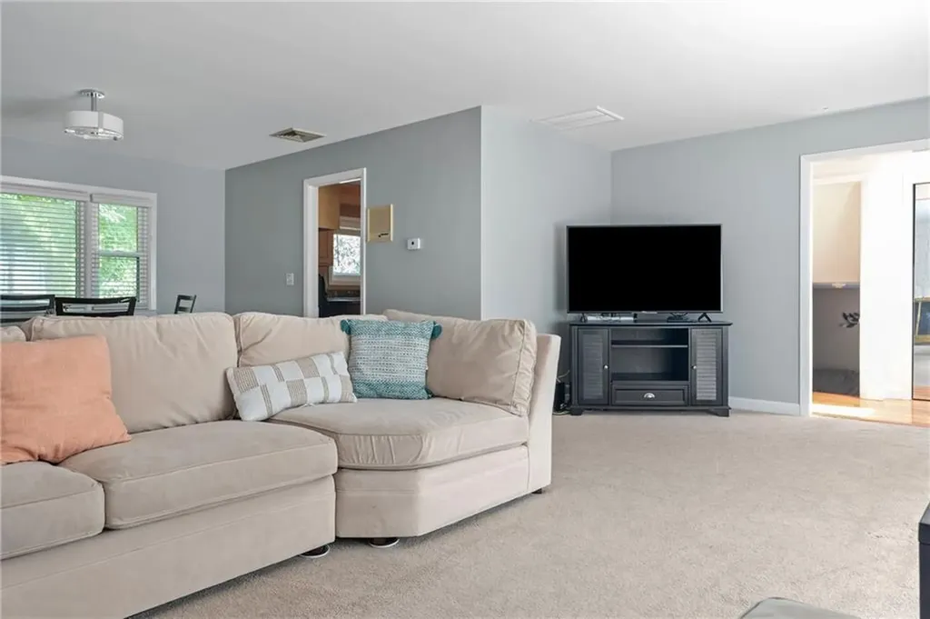 11 Everett Road Cranston RI 02920