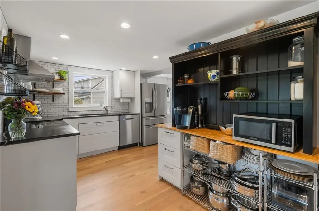 96 Harris Avenue Warren RI 02885