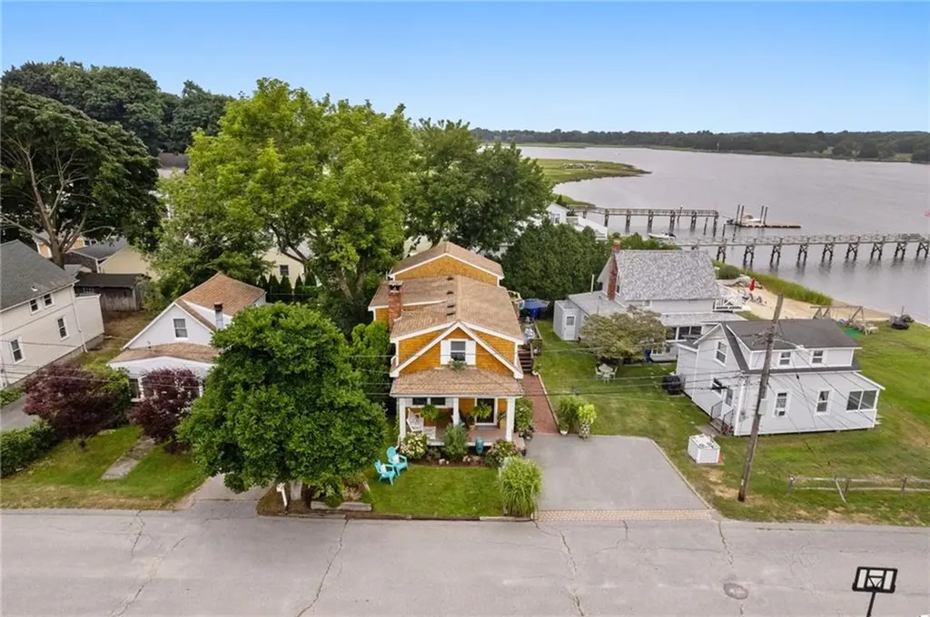 96 Harris Avenue Warren RI 02885