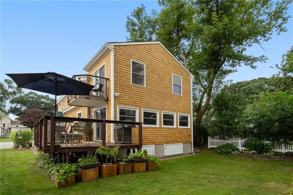 96 Harris Avenue Warren RI 02885
