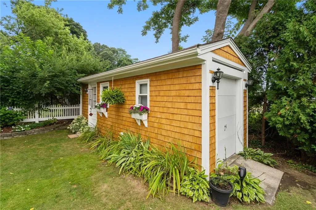 96 Harris Avenue Warren RI 02885