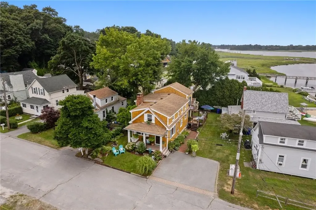 96 Harris Avenue Warren RI 02885