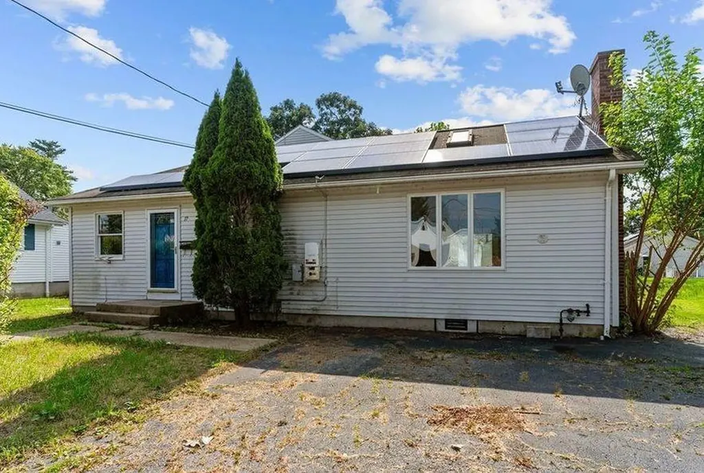 17 Alaska Street Coventry RI 02816