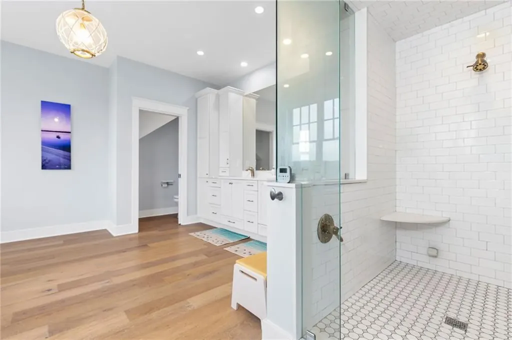 586 Nanaquaket Road Tiverton RI 02878