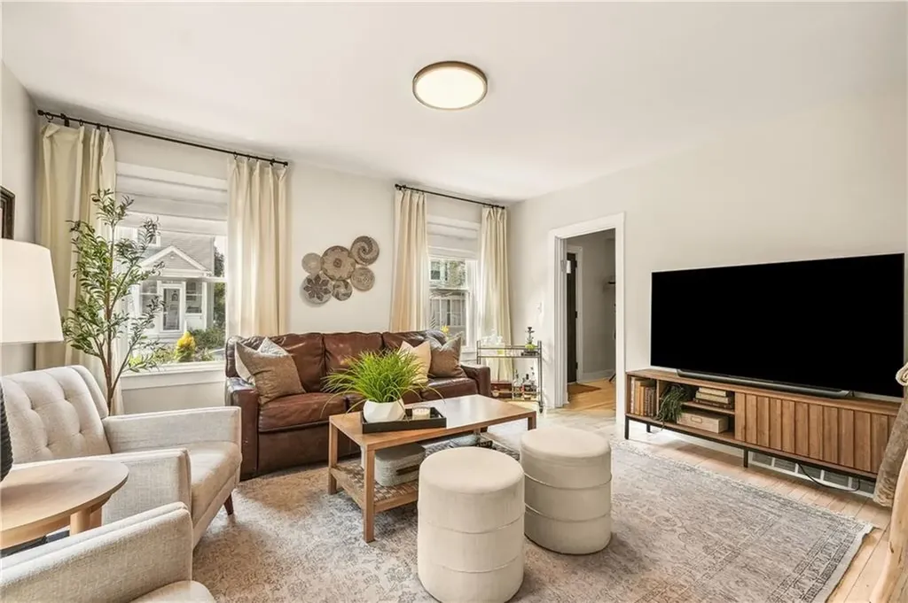 52 Hammond Street Newport RI 02840
