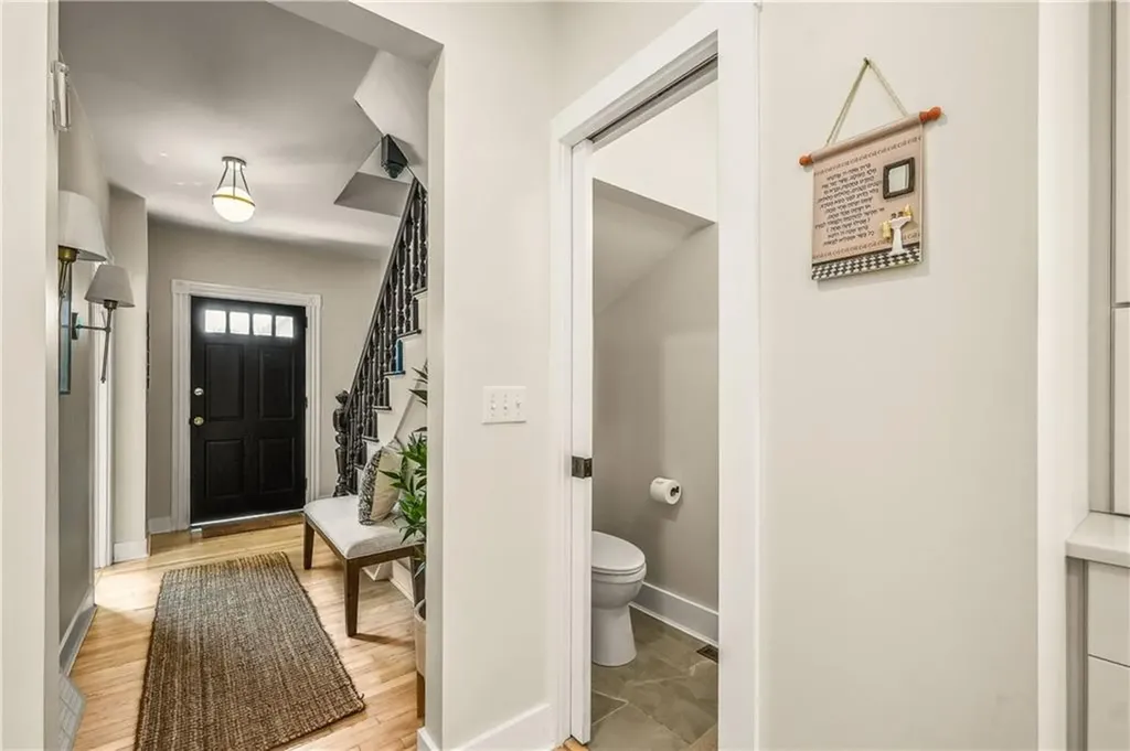 52 Hammond Street Newport RI 02840